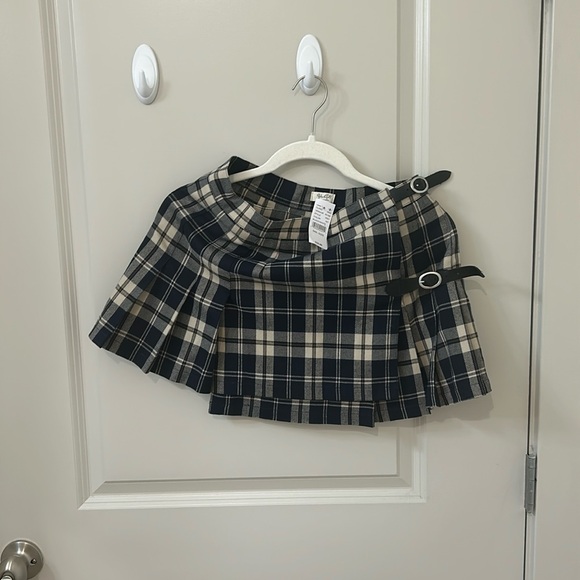 Brand new with tag Brandy Melville plaid skirt - Picture 1 of 3